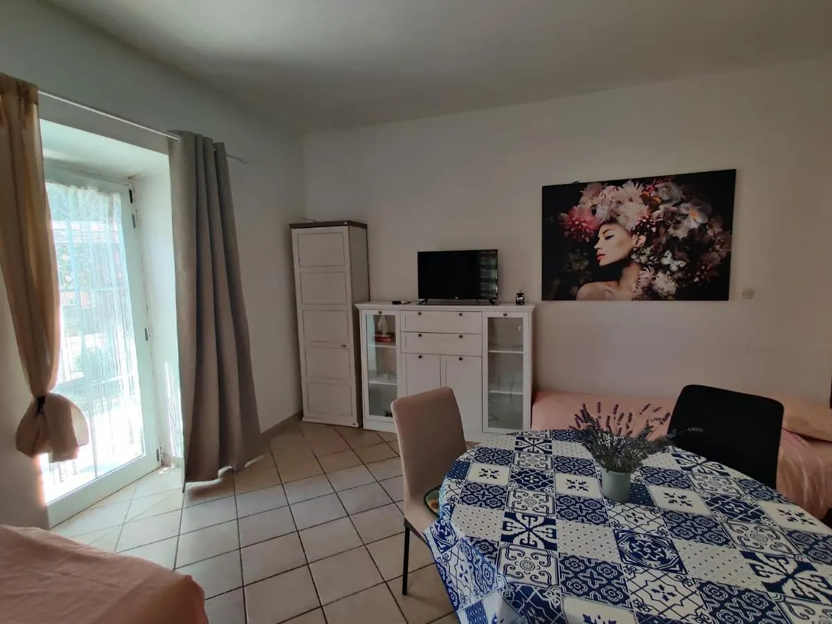 Apartments Pula With Private Parking Self Check In Kroatien